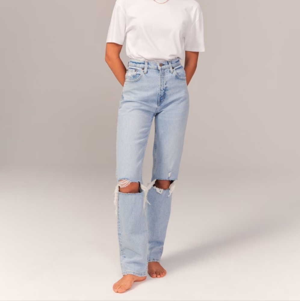 *Abercrombie and Fitch Women’s Jeans Ultra High Rise 90s Straight Jean 32…